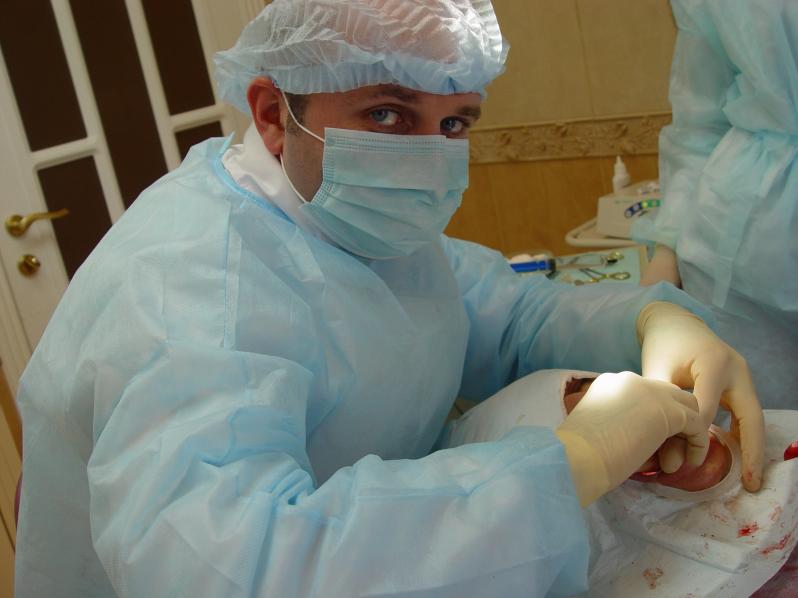 Dr.Aleskerov во время операции